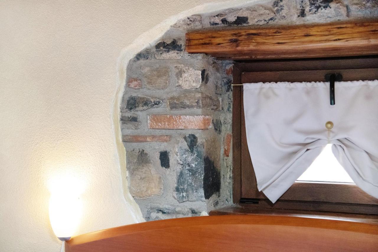 La Mansarda Di Eros E Tiziana Apartment Lanzo dʼIntelvi Екстериор снимка